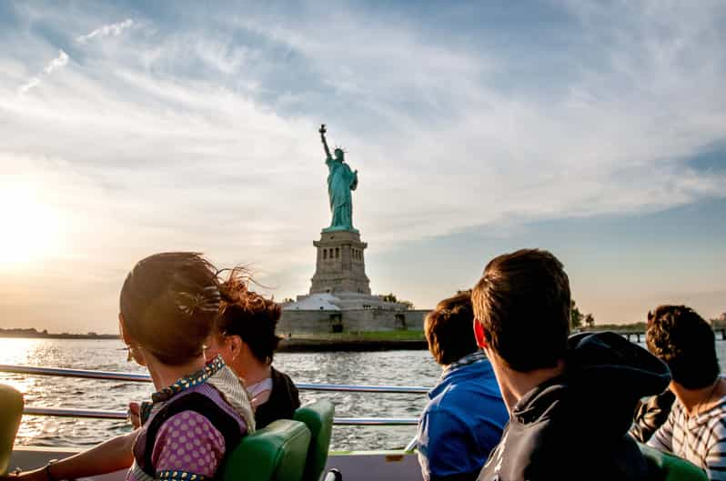 NYC: Circle Line Speedboat Skip the Box Office Ticket | GetYourGuide