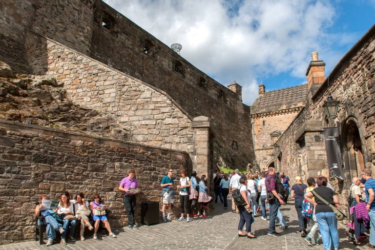 Château d'Édimbourg : billet coupe-file et visite guidéeChâteau d’Édimbourg : entrée coupe-file et visite en anglais