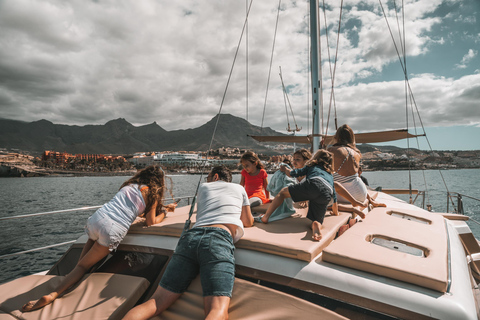 Costa Adeje: Catamaran Tour, Snorkelling, Snacks & Drinks