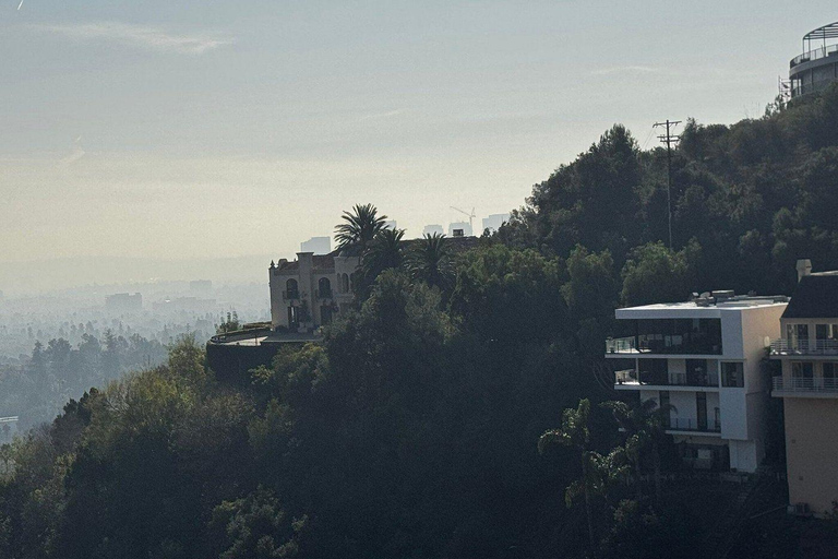 Los Angeles : circuit en limousine premium sur les traces des meurtres de la famille MansonLos Angeles : Visite guidée en limousine de luxe sur les lieux des meurtres de la famill