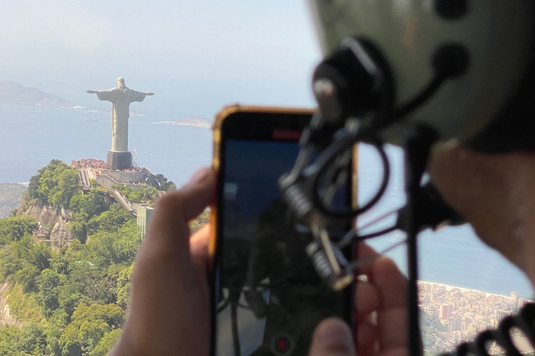 Prywatna wycieczka helikopterem - Rio de Janeiro w 20 minutPrywatna wycieczka helikopterem – 20 minut (transfer com)