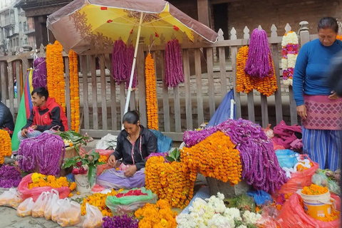 Kathmandu: Street Food and Shopping Tour with Local Guide