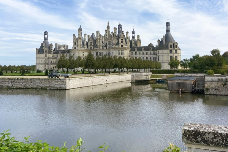 Desde Tours: castillos de Chambord y Chenonceau con almuerzoVisitas a los castillos con almuerzo tradicional francés