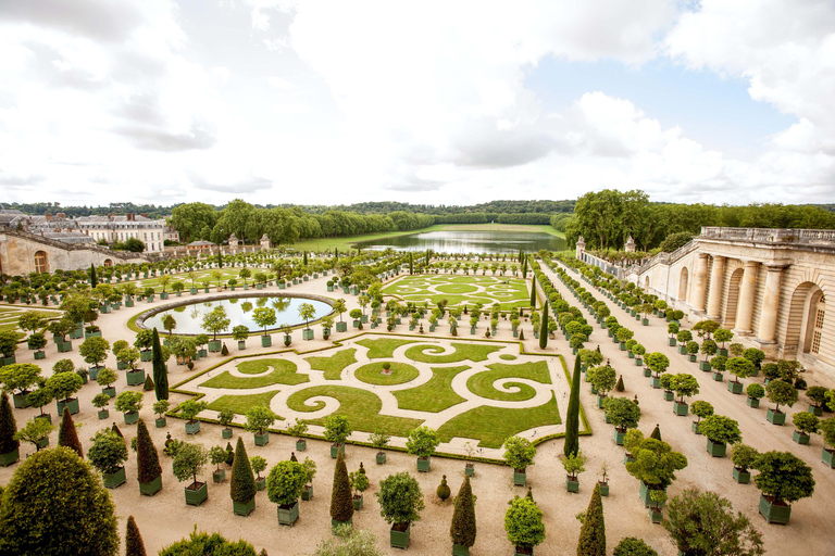 From Paris: Versailles Palace & Garden Bike Tour w/ Tickets VIP Versailles Bike & Palace Tour with Kings Quarters Access