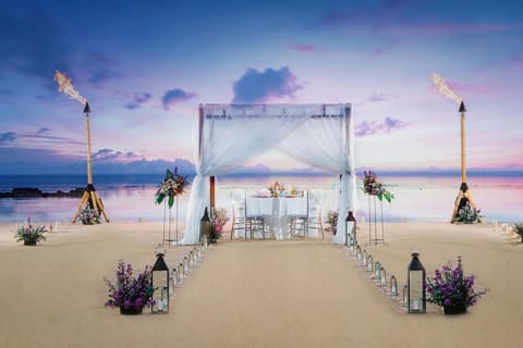 Nusa Dua: Romantic Dinner by the Sea with Sparkling Wine