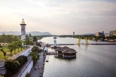 Vienna: Hop-On Hop-Off Sightseeing Bus Tour & Cruise Option