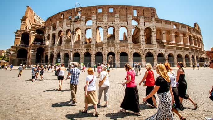 skip the line colosseum and roman forum walking tour