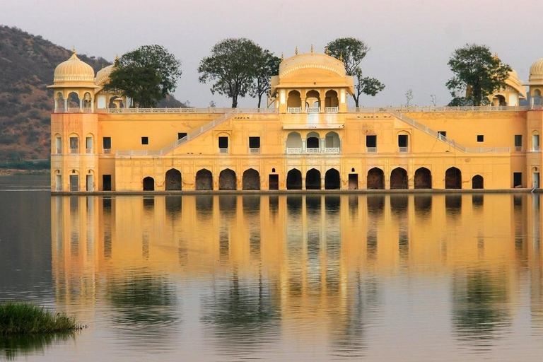 Excursion d'une journée à Jaipur depuis Delhi par voie rapideVoiture privée avec chauffeur et visite guidée uniquement