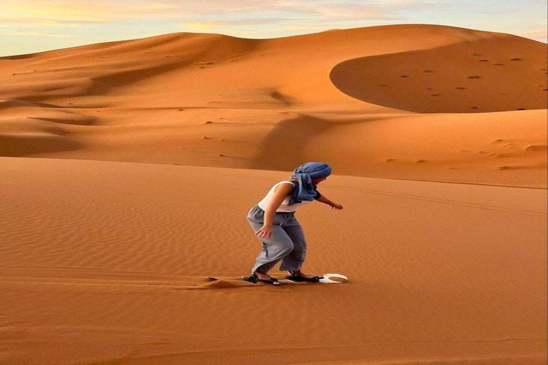 Agadir/Taghazout : Aventure en Sandboard et Dîner au Coucher du SoleilAgadir/Taghazout : aventure en sandboard et dîner au coucher du soleil