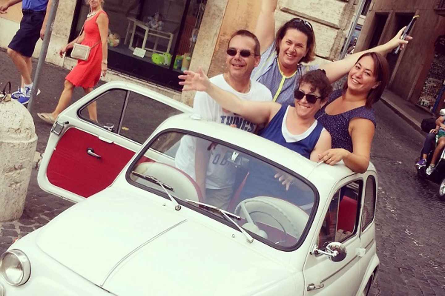 EXP Rome : 3h Driving Tour with Vintage Fiat 500 Classic Car