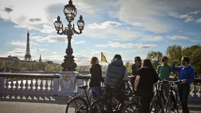 paris bike tour 3 hours along the river seine