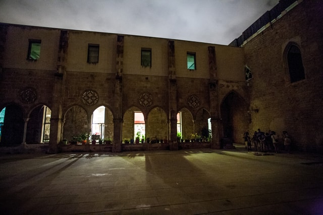 Barcelona: Dark History Night Tour