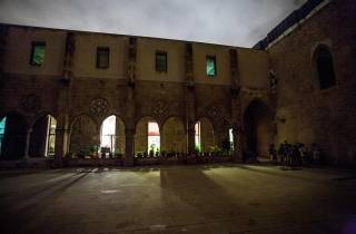 Barcelona: Nachttour durch die dunkle Geschichte