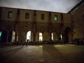 Barcelona: Tour nocturno a pie de la Historia Oscura