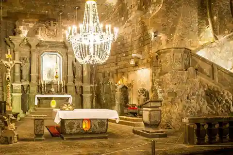 Desde Varsovia: Visita guiada a la mina de sal de Wieliczka y Cracovia