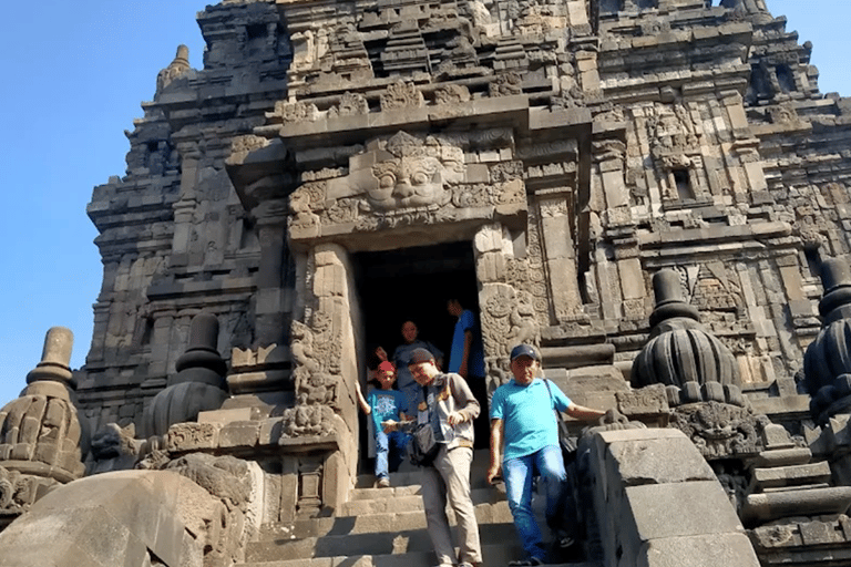 Yogyakarta: Traslado y Visita a los Templos de Borobudur y Prambanan