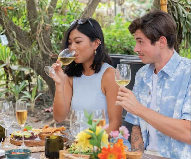 Bali: Sababay Winery Tour, Art Market & Dinner