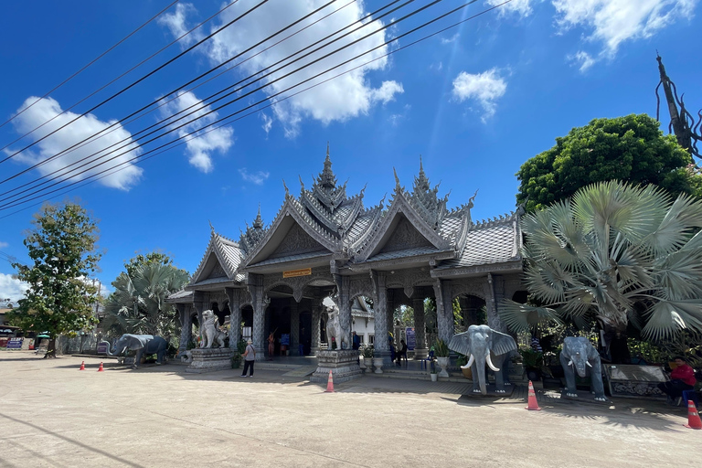 Vientiane: Lao Traditional Costume & Culture Escape Join-in