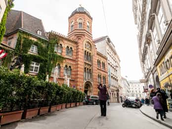 Vienna: Romantic Old Town 2-Hour Discovery Tour