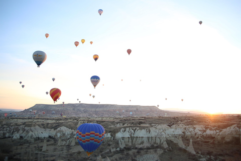 Göreme: Ballongflygning i Göremedalens soluppgång med frukost