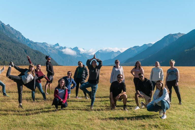 Queenstown: excursión de 1 día a Milford Sound con crucero y pícnicQueenstown: Milford Sound Day Trip with Cruise &amp; Flight