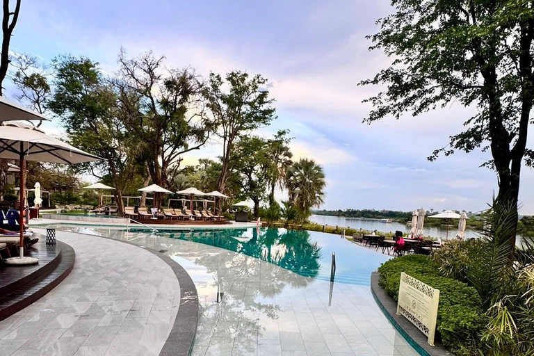 Victoria Falls & Chobe: 4-Day Safari with Lodging