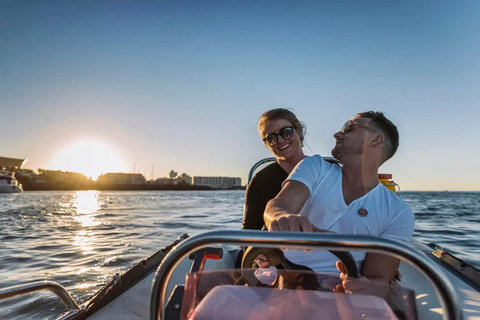 Cape Town: 3-Hour Private Luxury Yacht Charter with Drinks