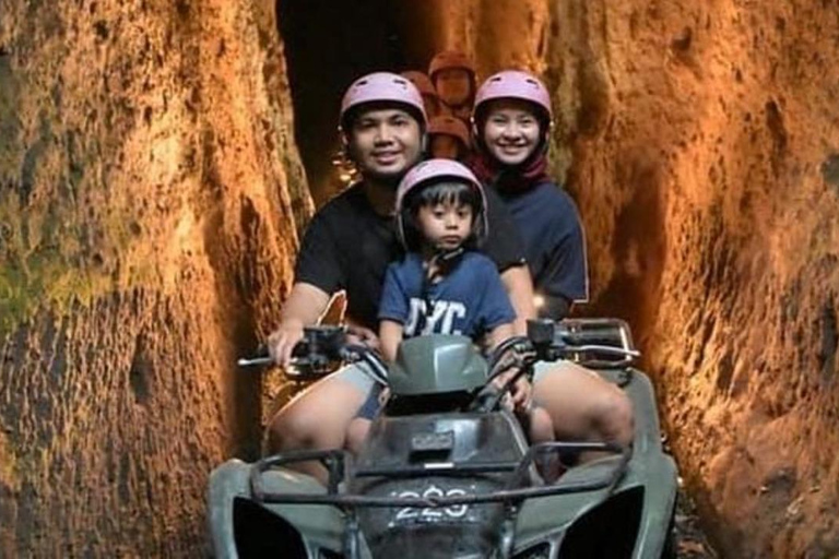 Ubud: Avventura in ATV nella giungla, tunnel della cascata di Bali e pranzoDoppia; ATV Quad Biking - con trasferimenti
