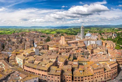 Lucca: Siena, San Gimignano und Weinverkostung Ganztagestour