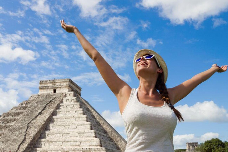 Cancún: Chichén Itzá, Baño en el Cenote y Expedición a Valladolid