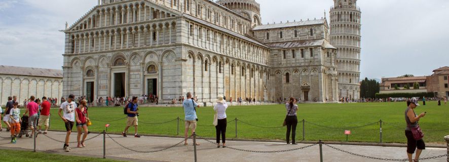 Entrada reservada a la torre inclinada de Pisa y catedral
