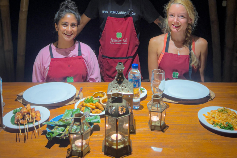 Ubud: Tour noturno do Village Firefly com jantar