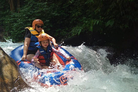 Ubud: Pakerisan Jungle River Tubing Abenteuer mit MittagessenTubing-Abenteuer mit Treffpunkt
