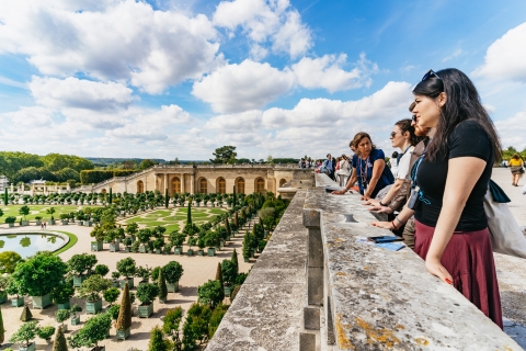 Versailles: rondleiding met voorrang & toegang tot de tuinenGroepstour in het Frans met toegang tot de tuinen