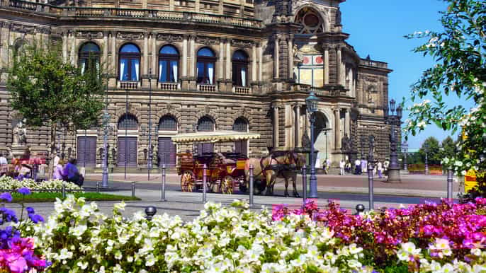 historic dresden semperoper walking tour in german