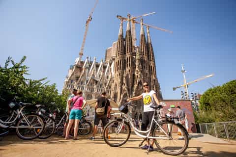 barcelona city sights highlight bike tour