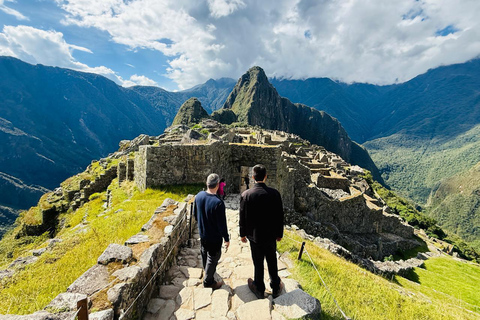 Machu Picchu Official Tour: Entrance Ticket & Expert Guide Circuit 1: The Ultimate Postcard View Route
