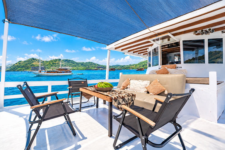 3-Day Komodo National Park Cruise with NK Superior Phinisi Sharing Cabin, Single Bed, Ocean View