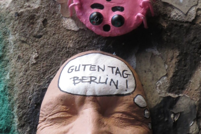 City Tour Berlin: Scheunenviertel and Hackesche Höfe Private Tour in Other Languages