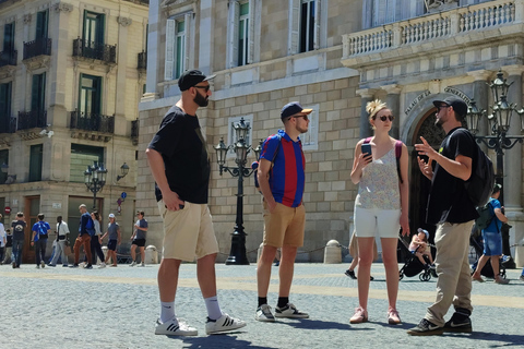 Barcelona Gothic WalkingTour: Roman Walls & Hidden Courtyard Small Group Tour