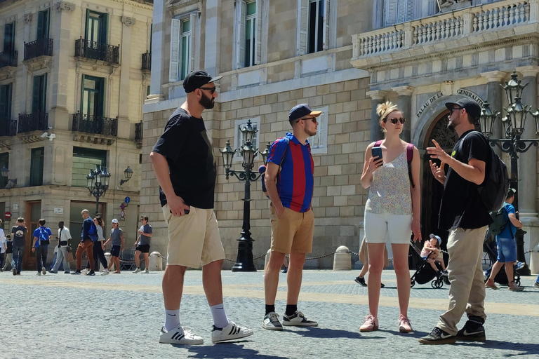 Barcelona Gothic WalkingTour: Roman Walls & Hidden Courtyard Small Group Tour