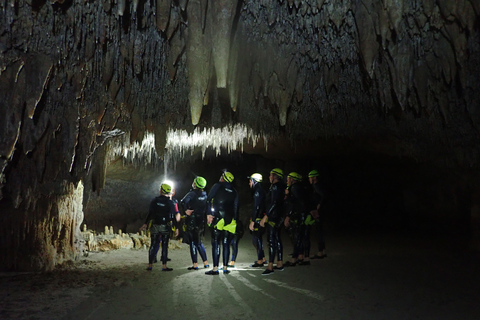 Estany d'en Mas: Küstenwanderung, Abseilen und Erkundung der Meereshöhle