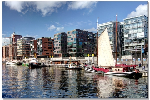 Hamburg: Speicherstadt & HafenCity Tour Public Tour