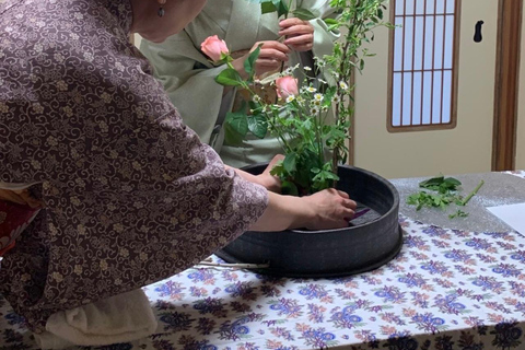 Kanazawa: Ikebana Workshop with Kimono Option (Location B) Ikebana Workshop (Option A) Kyū Takamine-ke