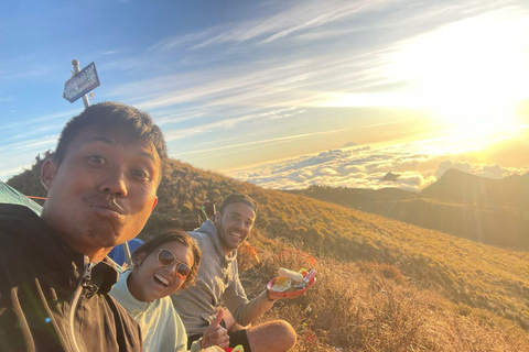 Mount Rinjani Crater Rim Trek with sunrise