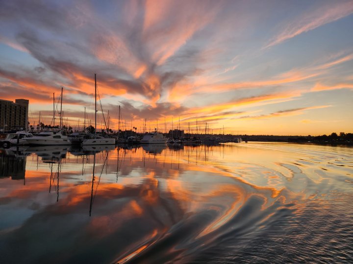 Hafenrundfahrten und Bootstouren bei Sonnenuntergang