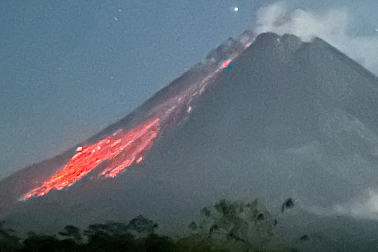 Yogyakarta: Prambanan Temple Sunset & Merapi Lava at Night All Include