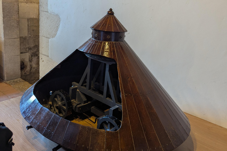 Guided tour of the Château du Clos Lucé, the last home of Leonardo da Vinci Guided tour of the Château du Clos Lucé in French