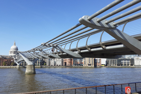 London: Medieval History Walking Tour from The Tower