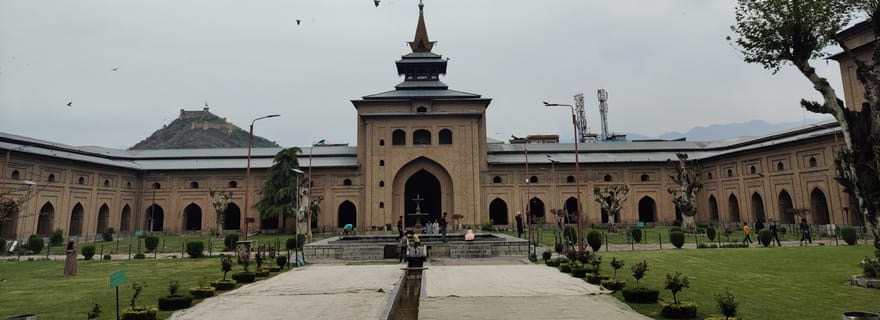 Srinagar : visite guidée privée de la vieille ville et des jardins moghols